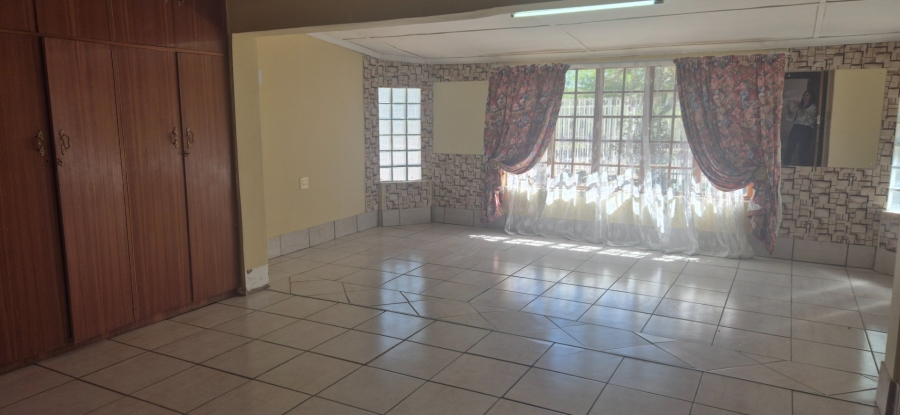 4 Bedroom Property for Sale in Hospitaalpark Free State